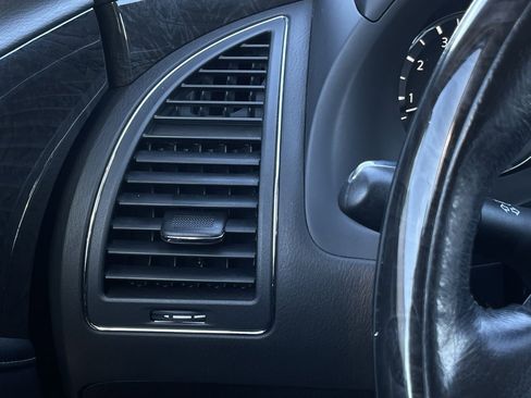 Used 2021 INFINITI QX80 Luxe image 16