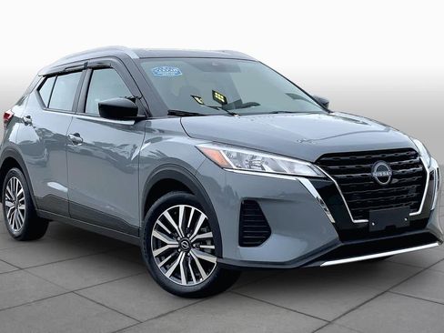 Used 2023 Nissan Kicks SV FWD image 3