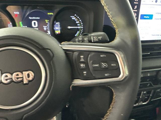 Used 2024 Jeep Wrangler Unlimited Sahara AWD/4WD image 15