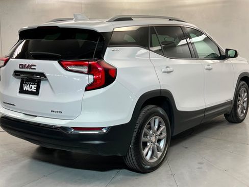 Used 2024 GMC Terrain SLT AWD/4WD image 5