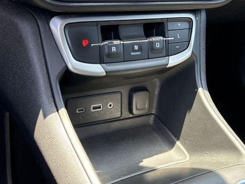 Used 2022 GMC Terrain SLE w/ Driver Convenience Package AWD/4WD image 23