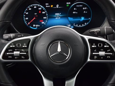 Used 2022 Mercedes-Benz GLC 300 image 22