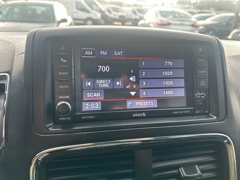 Used 2019 Dodge Grand Caravan SXT image 15