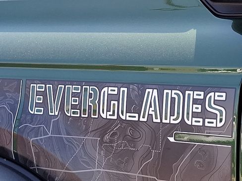 Used 2024 Ford Bronco Everglades image 30