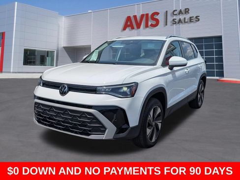 Used 2025 Volkswagen Taos SE AWD/4WD image 1
