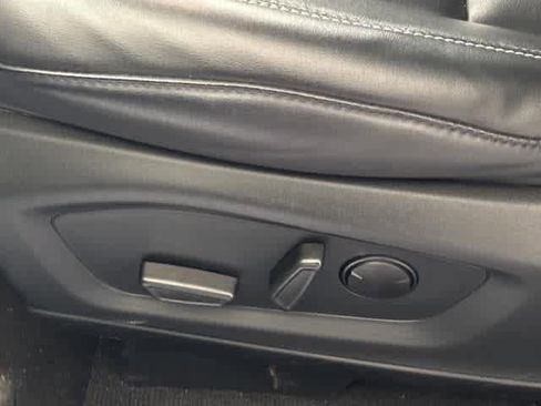 Used 2022 Ford Explorer XLT w/ Equipment Group 202A image 18