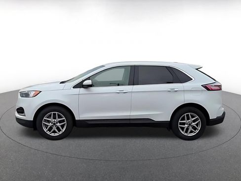 Used 2024 Ford Edge SEL AWD/4WD image 9