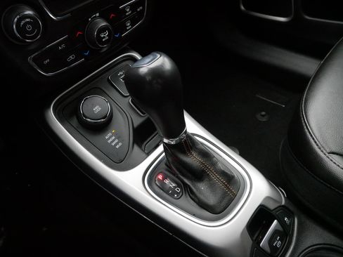 Used 2020 Jeep Compass Latitude w/ Cold Weather Group image 25