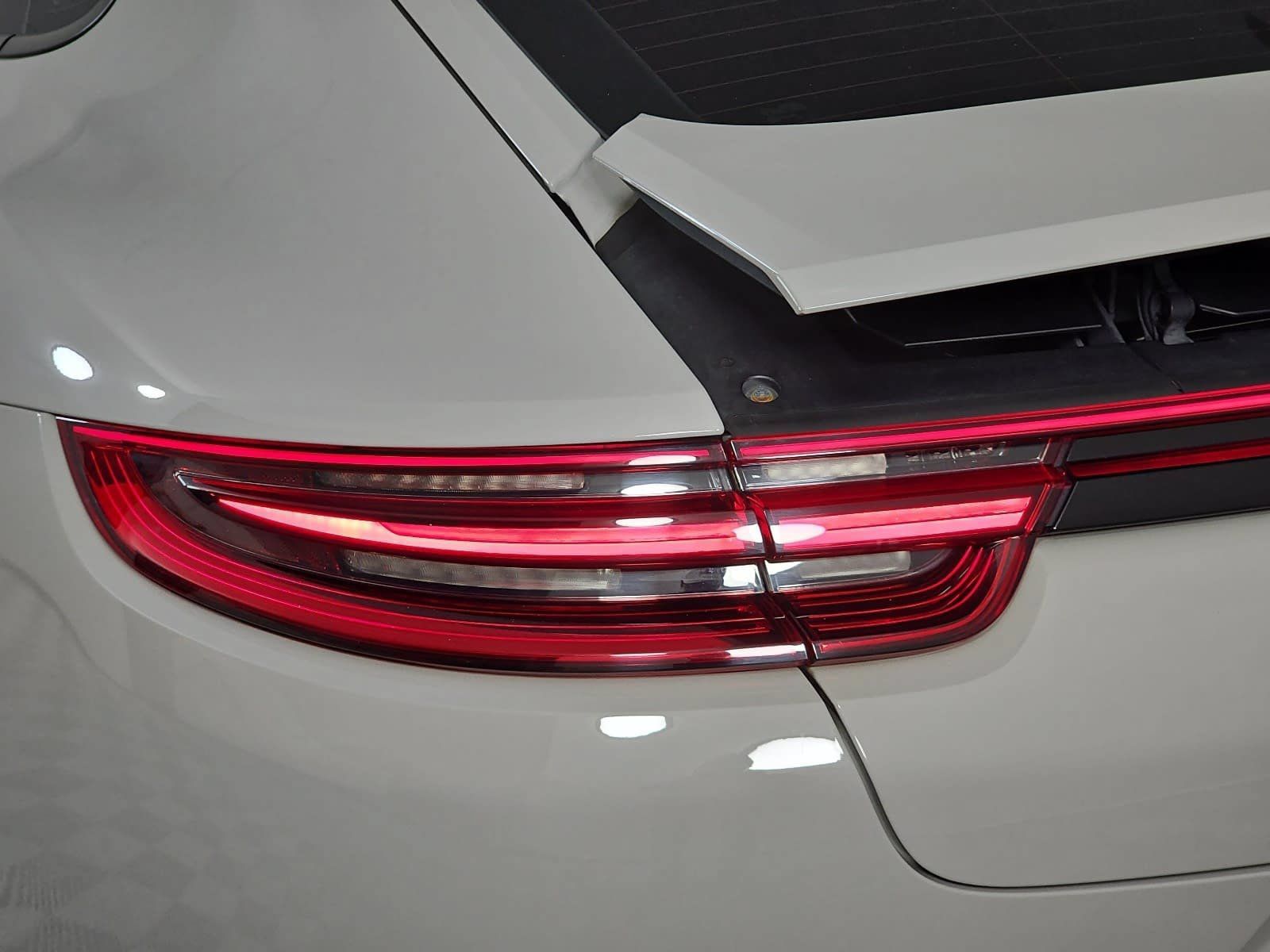 Used 2018 Porsche Panamera w/ Premium Package Plus RWD image 31