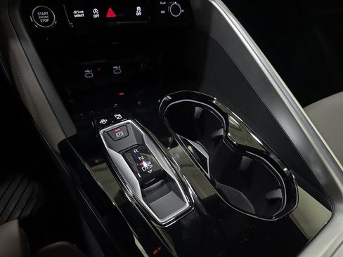 New 2025 Audi Q5 Prestige image 25