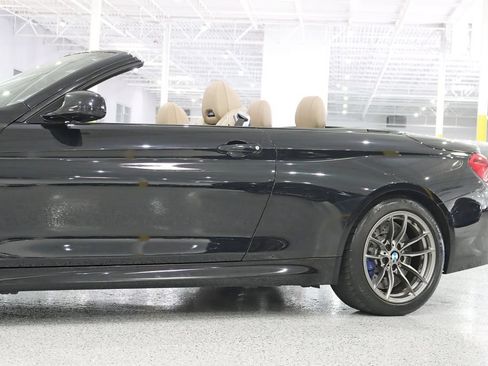 Used 2018 BMW M4 Convertible RWD image 4