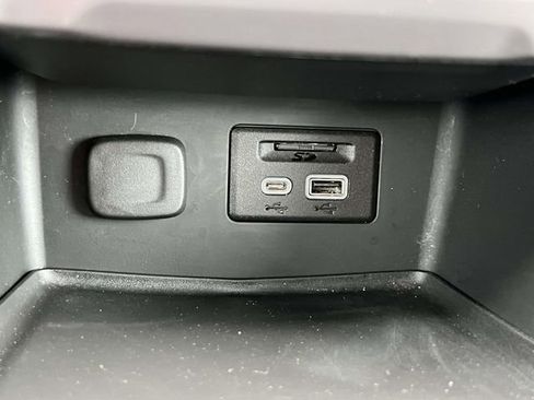 Certified 2023 GMC Acadia AT4 image 31