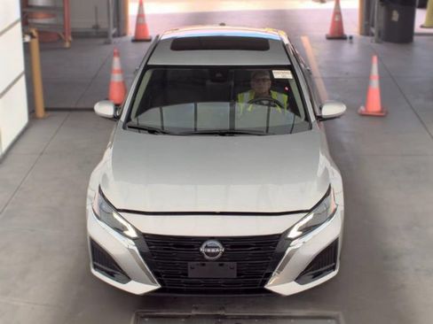 Used 2023 Nissan Altima 2.5 SL AWD/4WD image 2