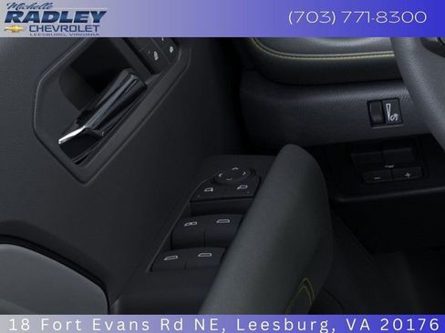 New 2025 Chevrolet Colorado ZR2 w/ Midnight Edition image 24