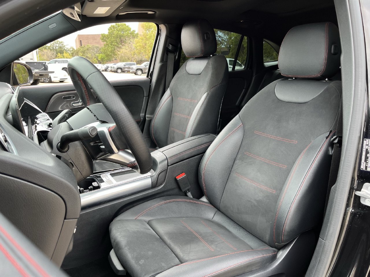 Used 2024 Mercedes-Benz GLA 250 4MATIC w/ AMG Night Package image 23
