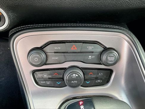 Used 2023 Dodge Challenger SXT image 15