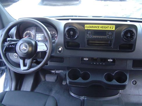 Used 2019 Mercedes-Benz Sprinter 170 image 10
