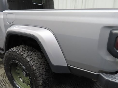 Used 2021 Jeep Gladiator Sport image 38