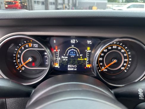 Used 2018 Jeep Wrangler Unlimited Sport S AWD/4WD image 16