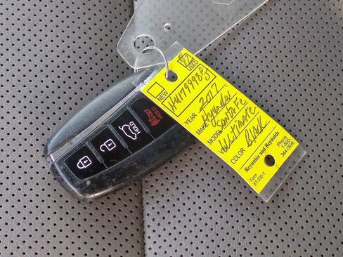 Used 2017 Hyundai Santa Fe Limited image 38