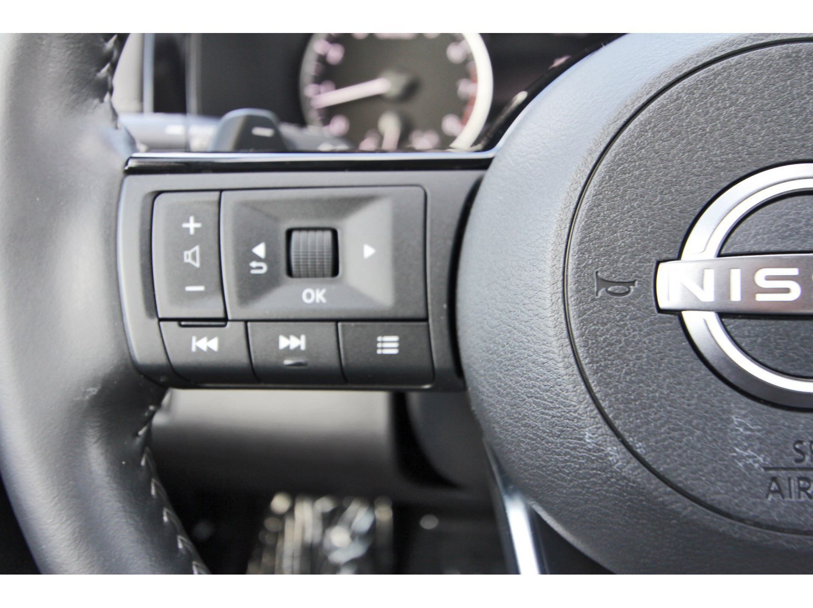 Certified 2025 Nissan Pathfinder SL FWD image 20