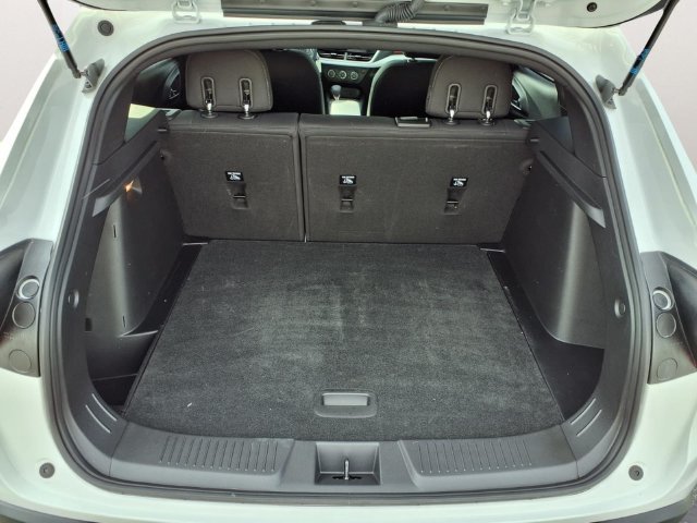 Certified 2024 Chevrolet Trax RS w/ Sunroof Package FWD image 21