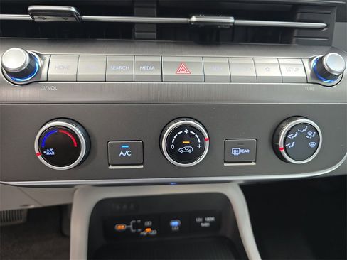 New 2026 Hyundai Kona SE image 21