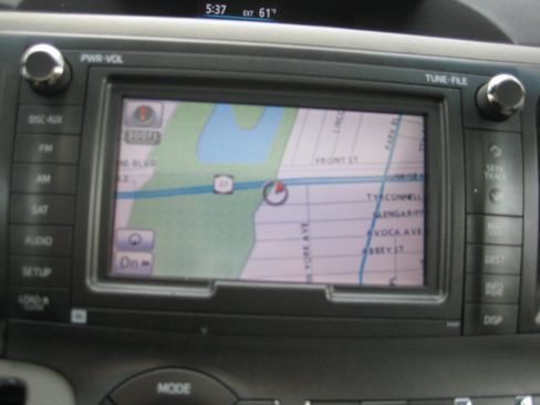 Used 2011 Toyota Sienna XLE w/ Premium Pkg FWD image 27