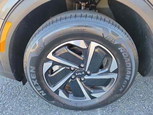Used 2023 Kia Sportage LX image 12