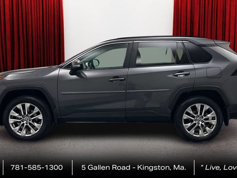 Certified 2021 Toyota RAV4 XLE Premium AWD/4WD image 8