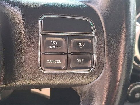 Used 2018 Jeep Wrangler Unlimited Sahara w/ Connectivity Group image 23