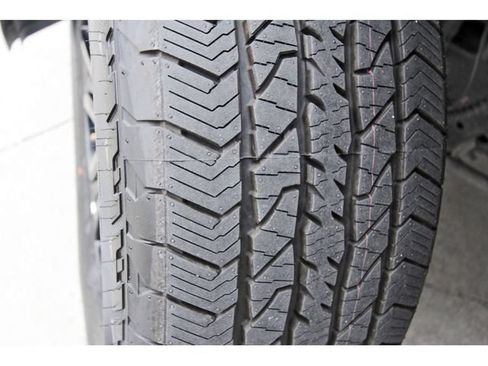 Used 2024 Ford F150 Platinum w/ FX4 Off-Road Package AWD/4WD image 28