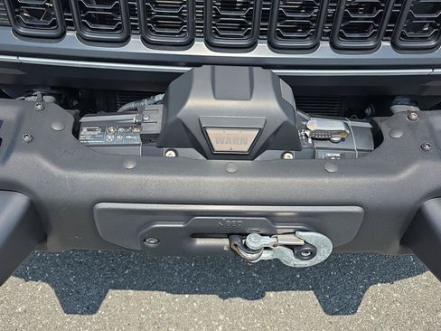 Used 2024 Jeep Wrangler Unlimited Rubicon 4xe AWD/4WD image 7