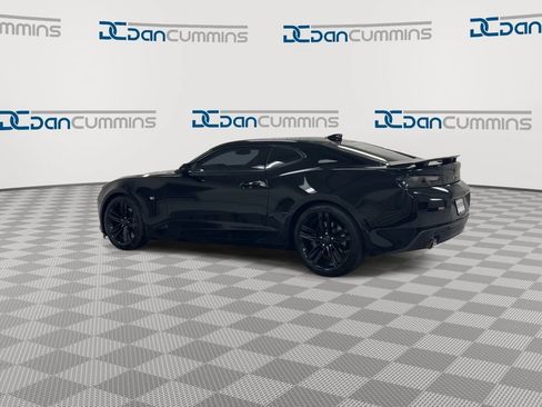 Used 2016 Chevrolet Camaro SS RWD image 6