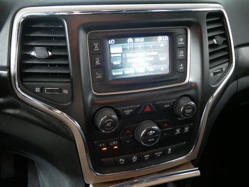 Used 2017 Jeep Grand Cherokee Laredo w/ Quick Order Package 23E AWD/4WD image 22
