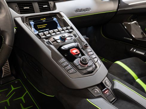 Used 2021 Lamborghini Aventador SVJ AWD/4WD image 28