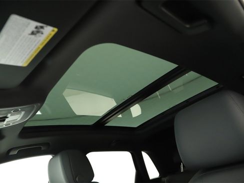 New 2025 Audi Q3 2.0T Premium image 26