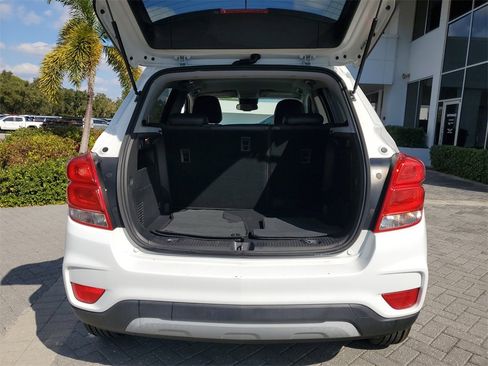 Used 2018 Chevrolet Trax LT w/ LT Convenience Package image 10