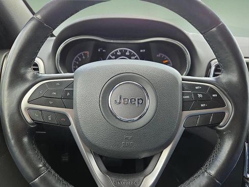 Used 2022 Jeep Grand Cherokee Laredo X AWD/4WD image 24
