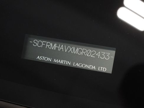 Used 2021 Aston Martin DBS Superleggera RWD image 38