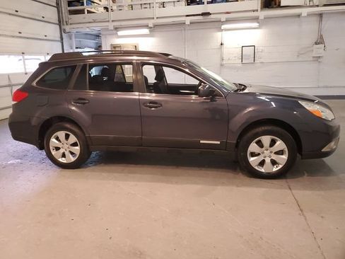 Used 2011 Subaru Outback 2.5i Premium AWD/4WD image 8
