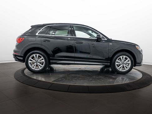 Certified 2024 Audi Q3 2.0T Premium w/ Convenience Package AWD/4WD image 3