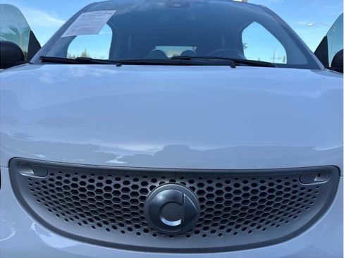 Used 2016 smart fortwo pure image 22