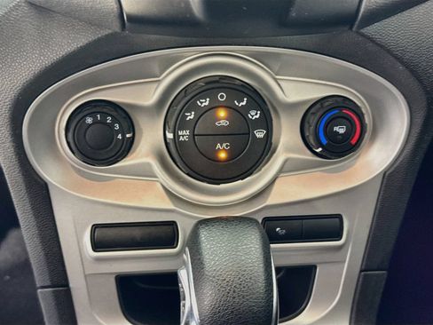 Used 2018 Ford Fiesta SE FWD image 18