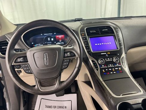 Used 2019 Lincoln Nautilus Reserve AWD/4WD image 12