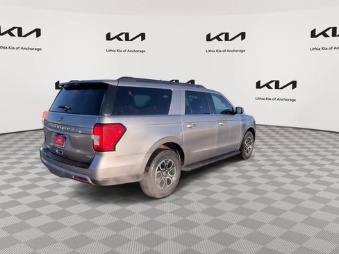 Used 2024 Ford Expedition Max XLT image 8