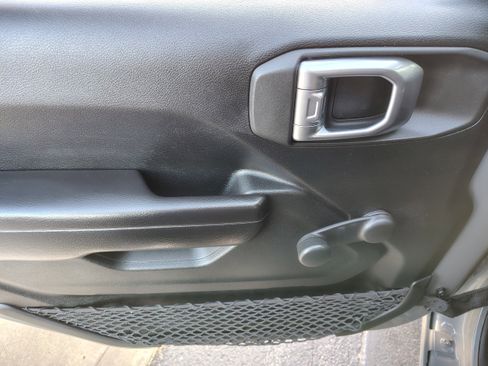 Certified 2020 Jeep Gladiator Sport image 15