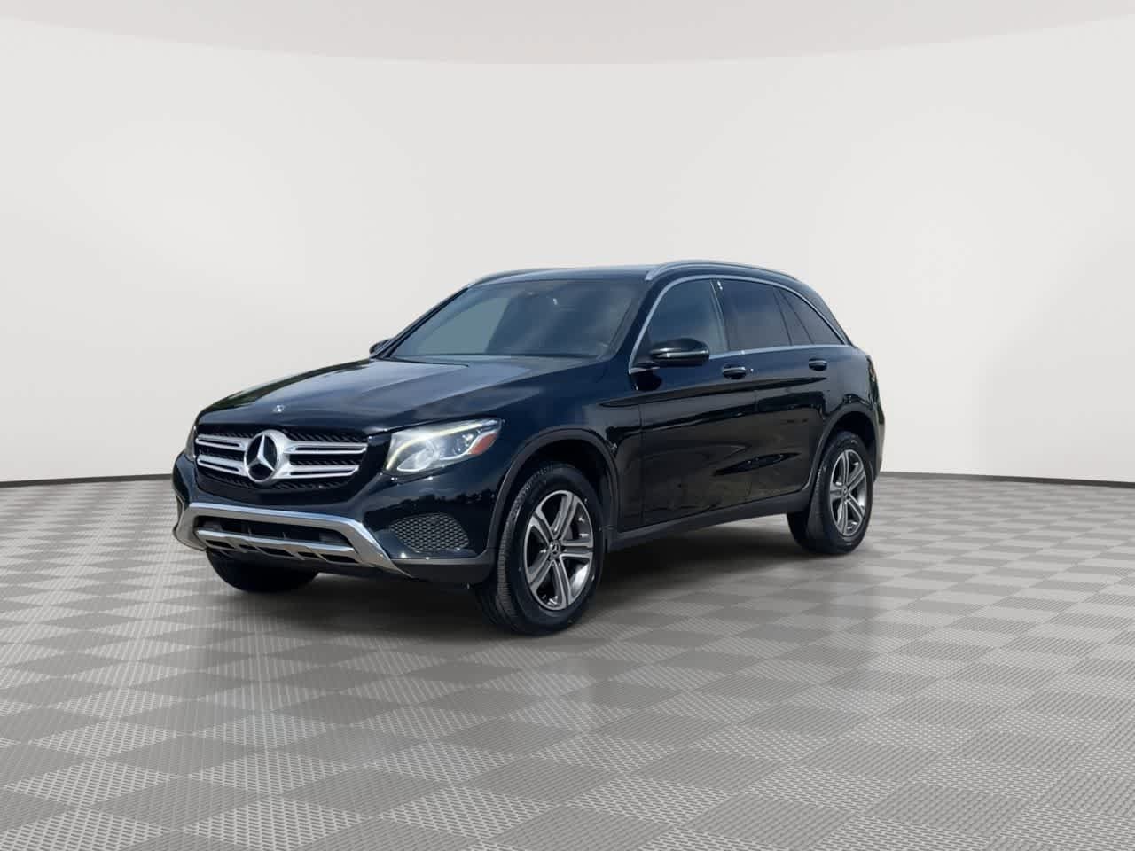 Used 2019 Mercedes-Benz GLC 300 4MATIC image 4