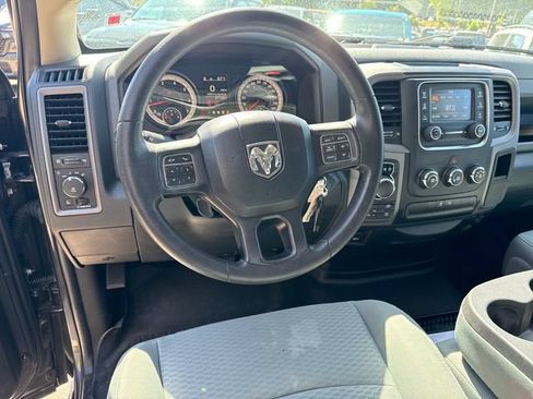 Used 2017 RAM 1500 Express AWD/4WD image 17