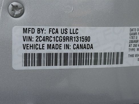 Used 2024 Chrysler Voyager LX image 33